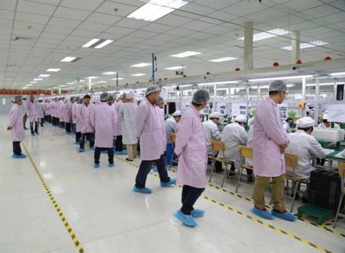 小米充電器自動包膜機(jī)生產(chǎn)實(shí)物圖